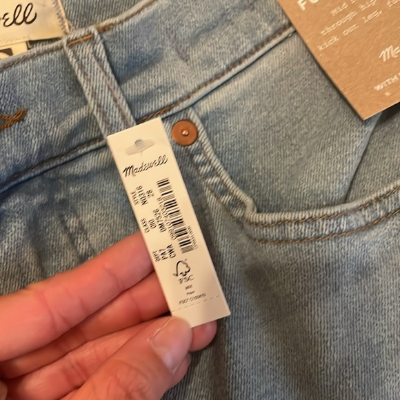 Kick Out Full-Length Jeans in Condale Wash: Raw Hem Edition, NWT - Picture 6 of 7